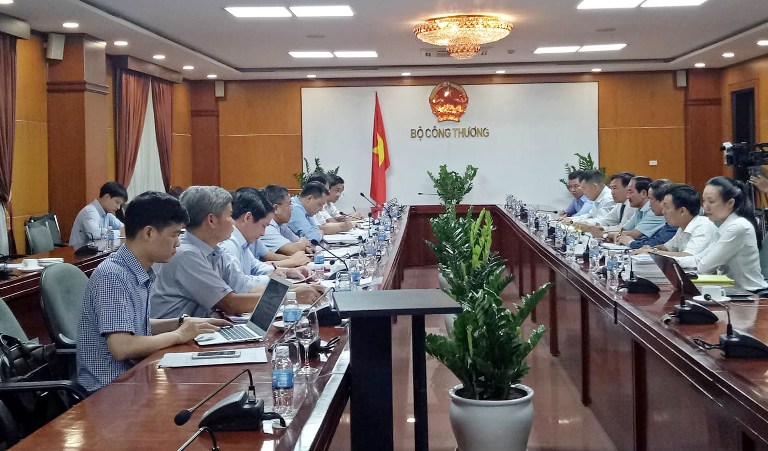 Bộ Công Thương ủng hộ phát triển các dự án điện gió, điện mặt trời tại Quảng Trị