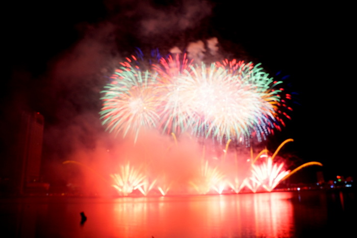 Lễ hội pháo hoa quốc tế Đà Nẵng tiếp tục chinh phục người xem