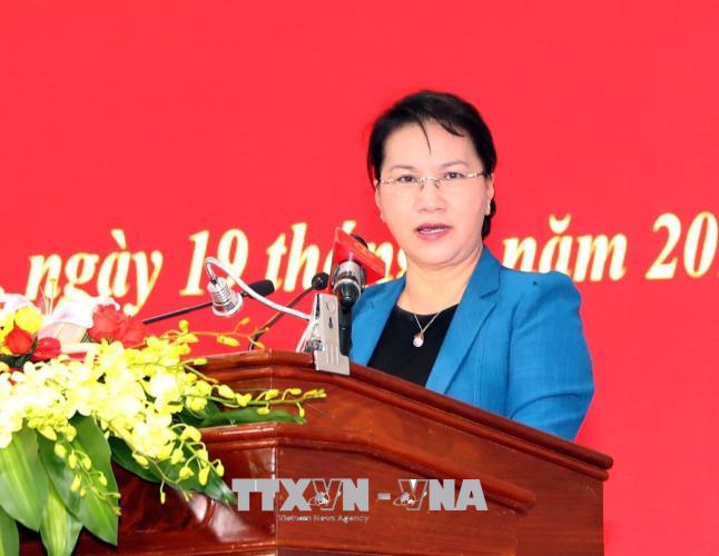 Chủ tịch Quốc hội Nguyễn Thị Kim Ngân tiếp xúc cử tri tại Cần Thơ ​