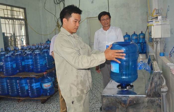 Hà Nội Xử phạt hàng loạt cơ sở, sản phẩm nước uống đóng chai không đạt chuẩn