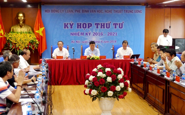 Kỳ họp thứ tư Hội đồng Lý luận, phê bình văn học, nghệ thuật Trung ương