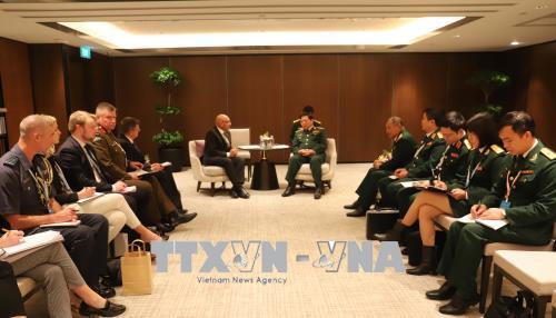 Đại tướng Ngô Xuân Lịch tiếp xúc song phương với quan chức quốc phòng New Zealand, Anh và Singapore