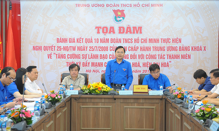 Hơn 1,2 triệu đoàn viên ưu tú vinh dự được đứng trong hàng ngũ của Đảng