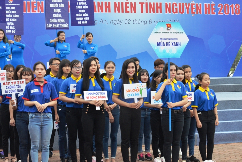 Hơn 2 000 thanh niên tham gia lễ ra quân chiến dịch tình nguyện hè