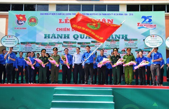 Hơn 18 000 cán bộ, chiến sĩ tham gia Chiến dịch tình nguyện Hành quân xanh năm 2018