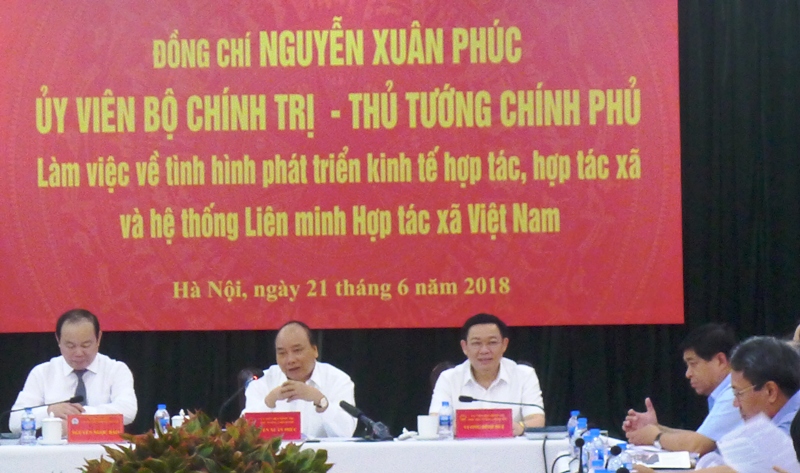 Thủ tướng Nguyễn Xuân Phúc làm việc với Liên minh Hợp tác xã Việt Nam