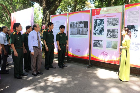 Triển lãm “Chủ tịch Hồ Chí Minh với ngành Hậu cần Quân đội”