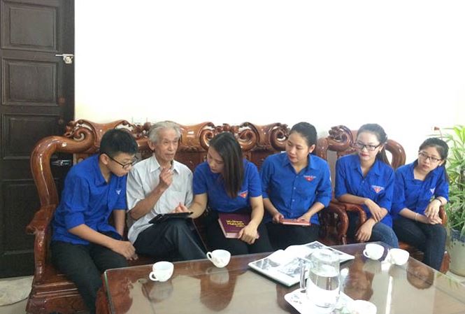 Người anh hùng từng được truy điệu sống giữa tọa độ lửa