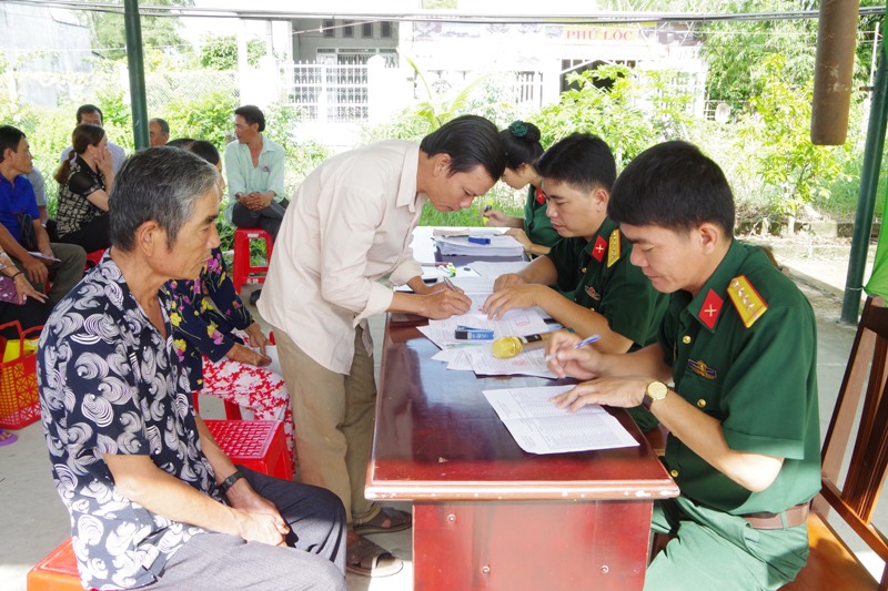 Sóc Trăng chi trả chế độ cho các đối tượng chính sách nhân dịp 27 7