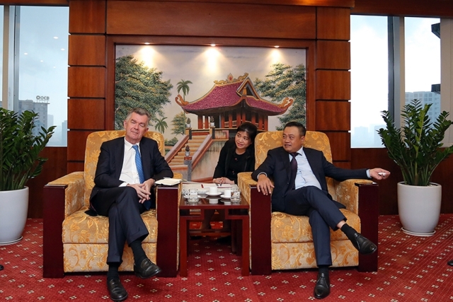 Petrovietnam tăng cường hợp tác với Ngân hàng Societe Generale
