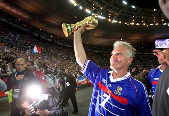 Didier Deschamps và chiếc Cúp cuộc đời