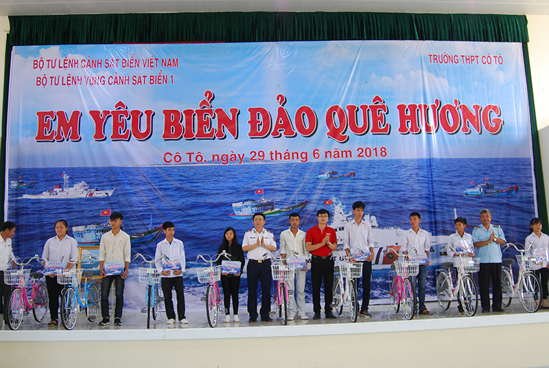 Mô hình “Cảnh sát biển đồng hành với ngư dân”  Điểm tựa vững chắc cho ngư dân vươn khơi