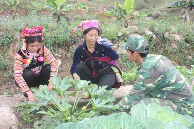 Những bước chân nơi vùng gian khó