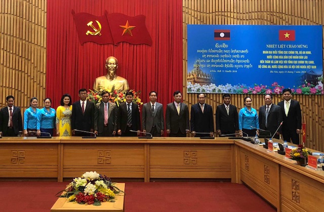 Tăng cường các hoạt động giao lưu, trao đổi đoàn giữa Bộ Công an Việt Nam và Bộ An ninh Lào