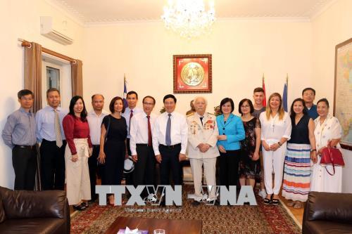 Phó Thủ tướng Phạm Bình Minh thăm Đại sứ quán Việt Nam tại Hy Lạp