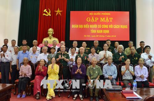 Bộ Quốc phòng gặp mặt Đoàn đại biểu người có công tỉnh Nam Định