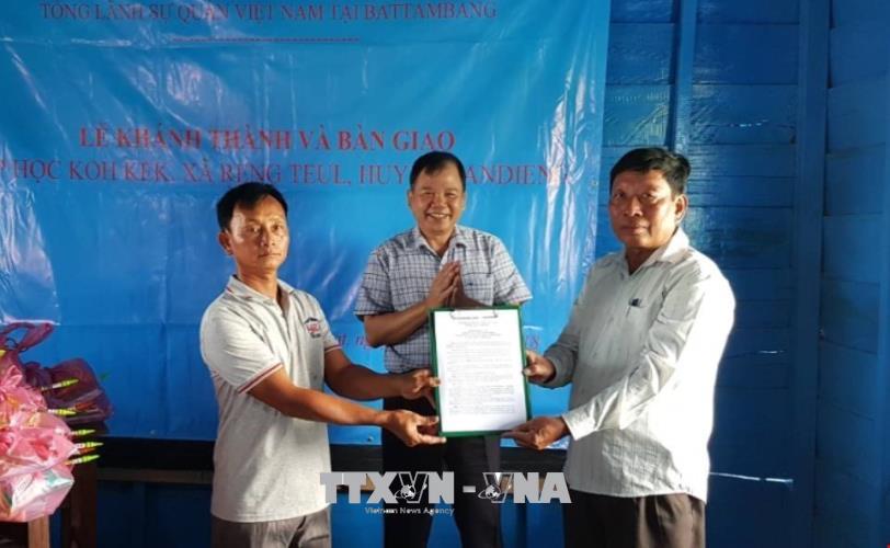Khánh thành lớp học nổi cho con em Việt kiều tại Biển Hồ Tonle Sap, Campuchia