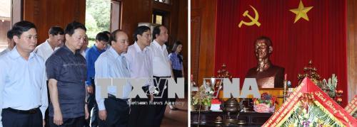 Thủ tướng Nguyễn Xuân Phúc dâng hương tại Khu Di tích Kim Liên