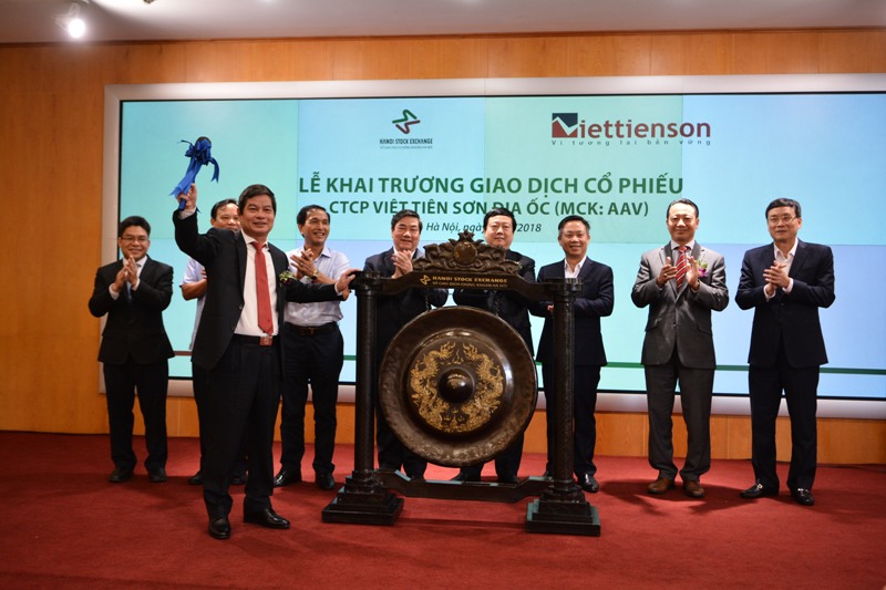 Giá trị giao dịch thị trường cổ phiếu niêm yết HNX giảm