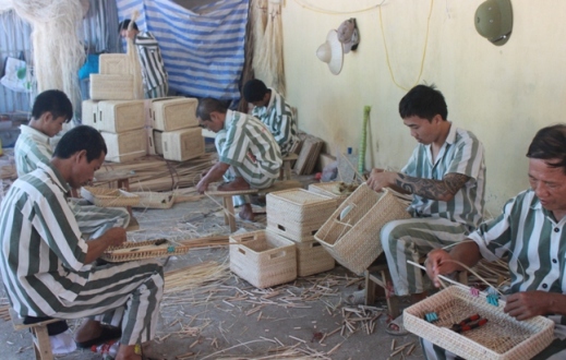 Quan tâm, tạo điều kiện giúp đỡ người được tha tù trước thời hạn hoà nhập cộng đồng