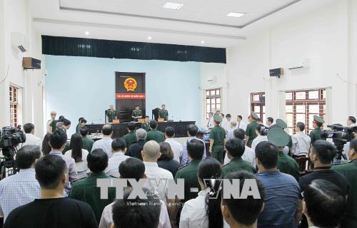 Xét xử sơ thẩm bị cáo Đinh Ngọc Hệ cùng đồng phạm