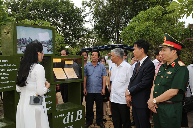 Triển lãm “Kỷ vật đi B - Quảng Trị - Ngày trở về”
