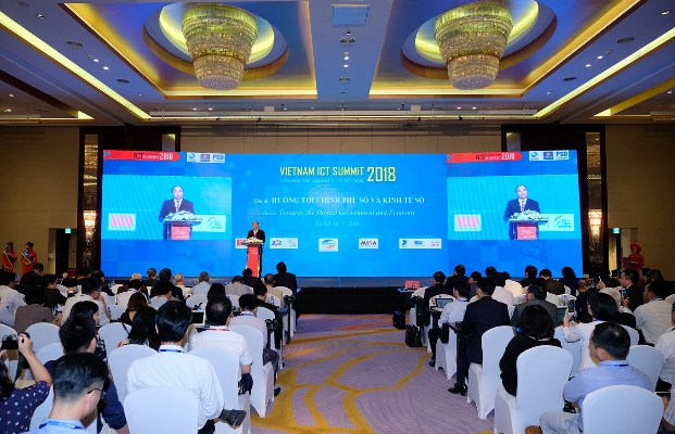 Thủ tướng Nguyễn Xuân Phúc Phải tự đổi mới để trở thành Chính phủ thời đại 4 0