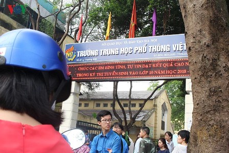 “Phí giữ chỗ”