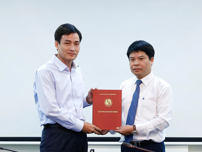 Bộ Tài nguyên và Môi trường trao Quyết định bổ nhiệm Giám đốc Ban Quản lý dự án đầu tư xây dựng