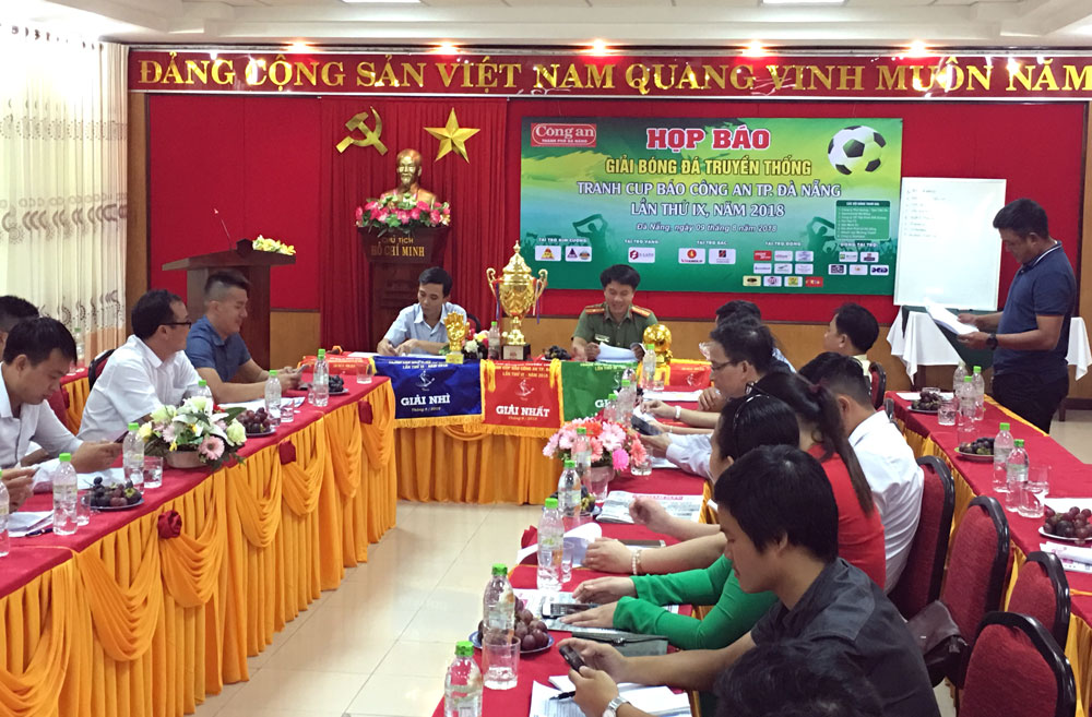 8 đội tranh tài Giải bóng đá truyền thống Cúp Báo Công an Đà Nẵng năm 2018