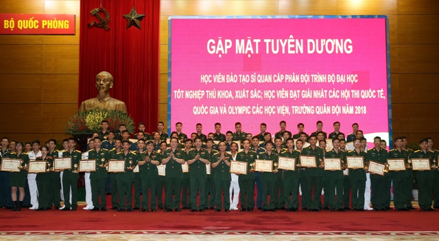 Tuyên dương thủ khoa xuất sắc các Học viện, Nhà trường Quân đội năm 2018