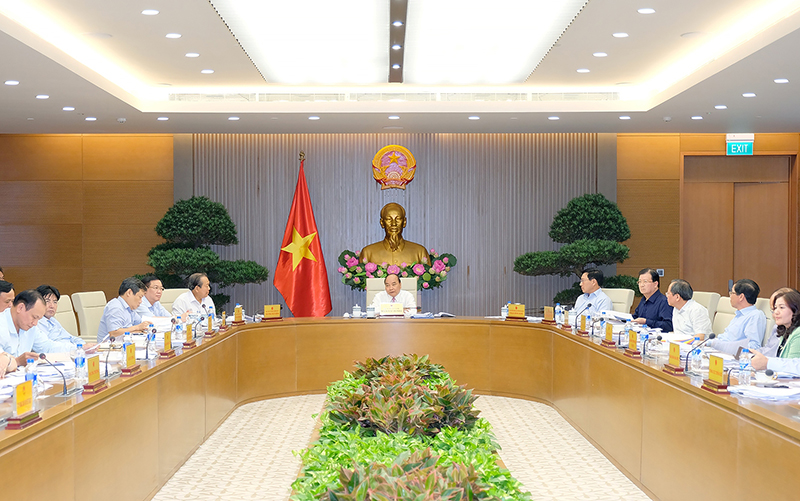 Thủ tướng Nguyễn Xuân Phúc chủ trì cuộc họp Thường trực Chính phủ