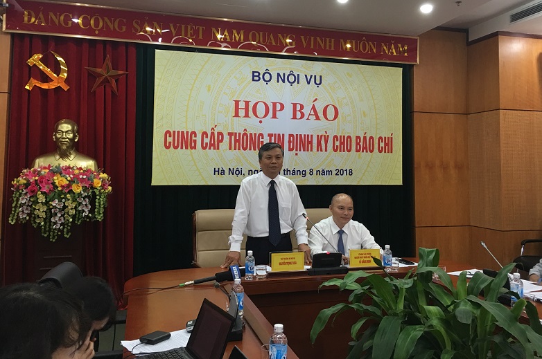 Lợi dụng chính sách thu hút nhân tài để “cài cắm”, bổ nhiệm người thân