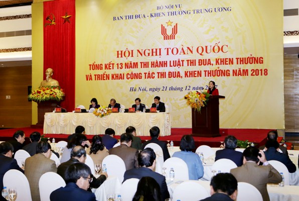 Đề nghị bổ sung hình thức khen thưởng cho các đối tượng đặc thù