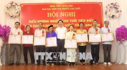 Phát huy tinh thần “Tuổi cao - Gương sáng” trong sản xuất, kinh doanh