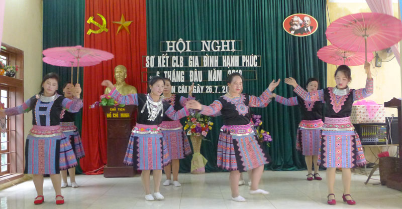 Nhân lên những yêu thương từ CLB Gia đình hạnh phúc của người Mông ở Săn Cài