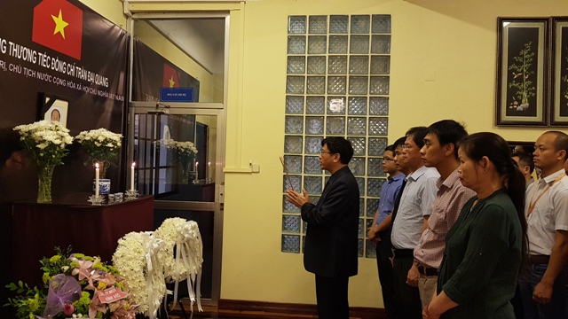 Đại sứ quán Việt Nam tại các nước trang trọng tổ chức lễ viếng Chủ tịch nước Trần Đại Quang