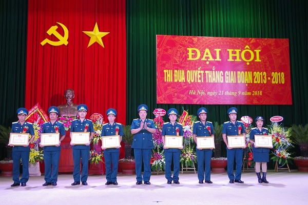 Sư đoàn Không quân 371 tổ chức Đại hội Thi đua quyết thắng giai đoạn 2013 - 2018