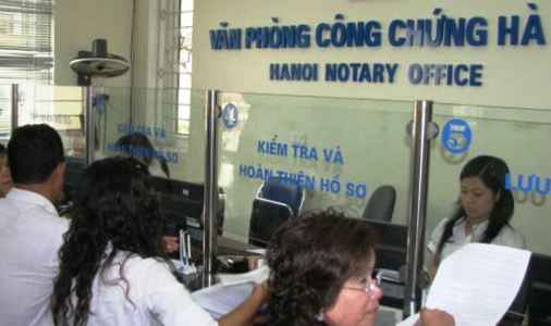 Bảo vệ quyền lợi hợp pháp, duy trì các chuẩn mực đạo đức hành nghề cho công chứng viên