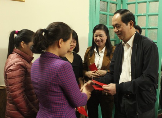 Chủ tịch nước Trần Đại Quang trong sự tôn kính của cán bộ, công chức Văn phòng Ban Chỉ đạo Cải cách tư pháp Trung ương ​