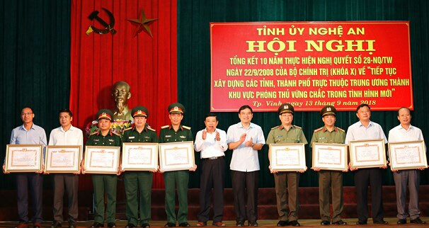 Xây dựng khu vực phòng thủ tỉnh Nghệ An vững về chính trị, mạnh về kinh tế