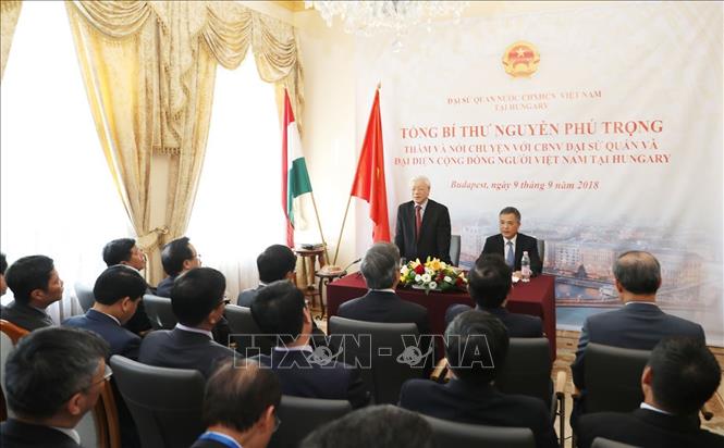 Tổng Bí thư Nguyễn Phú Trọng thăm, nói chuyện với đại diện cộng đồng người Việt Nam tại Hungary