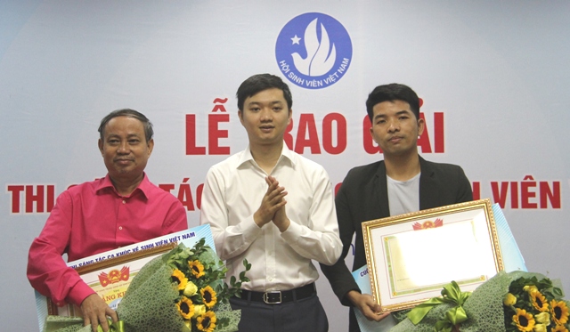 Trao giải Cuộc thi Sáng tác ca khúc về sinh viên Việt Nam