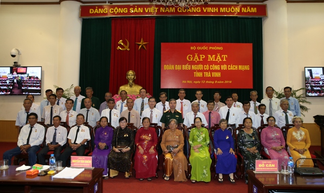Bộ Quốc phòng gặp mặt Đoàn đại biểu người có công với cách mạng tỉnh Trà Vinh