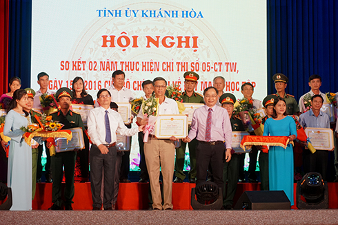 Khánh Hòa sơ kết 2 năm thực hiện Chỉ thị 05-CT TW