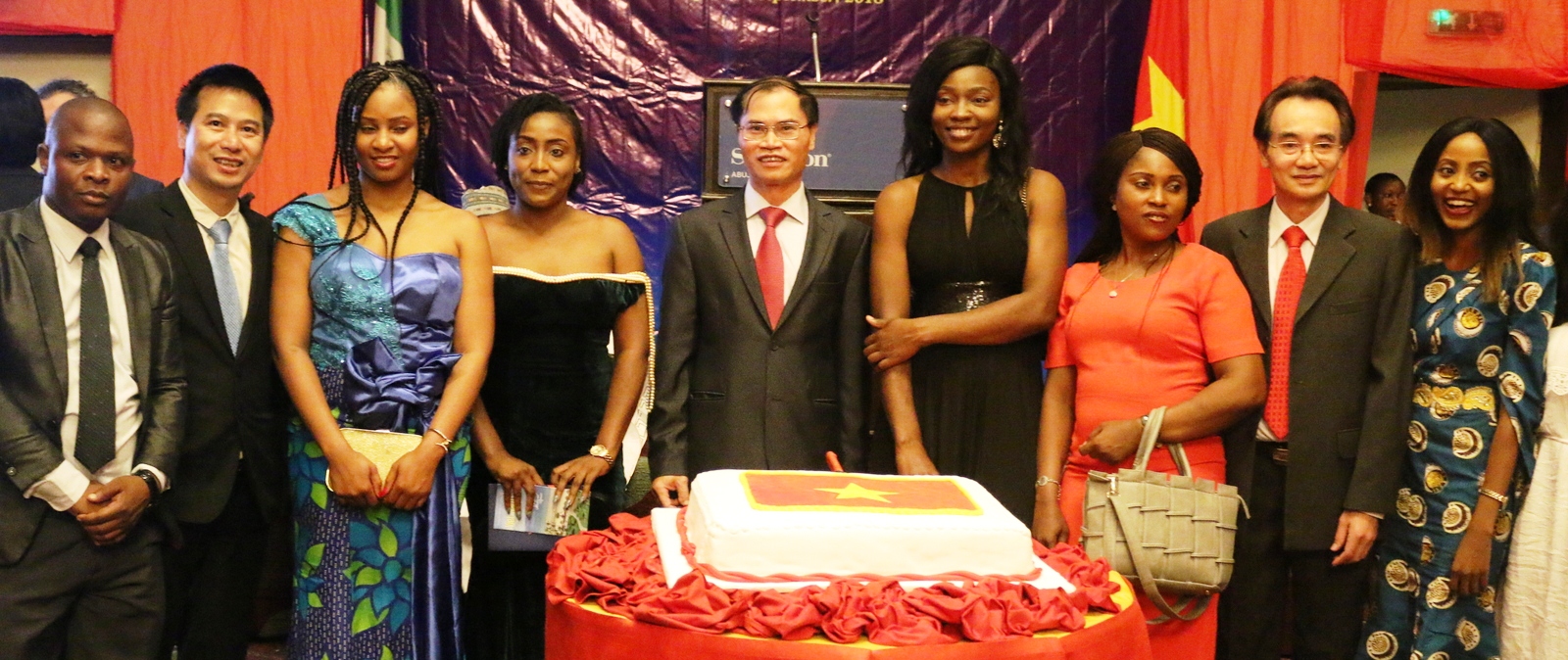 Việt Nam coi trọng việc phát triển mối quan hệ truyền thống với Nigeria