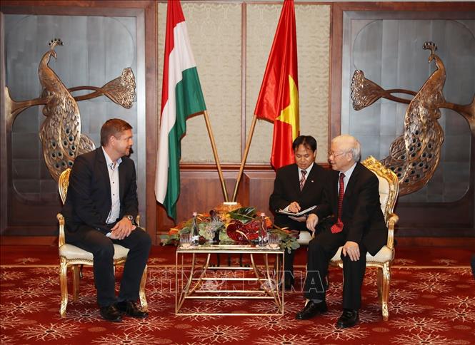 Tổng Bí thư Nguyễn Phú Trọng tiếp Chủ tịch Đảng Xã hội Hungary