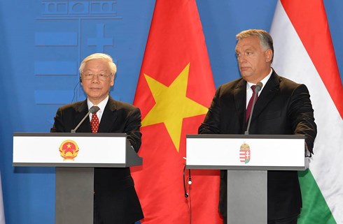 Nâng khuôn khổ quan hệ Việt Nam - Hungary lên tầm Đối tác toàn diện