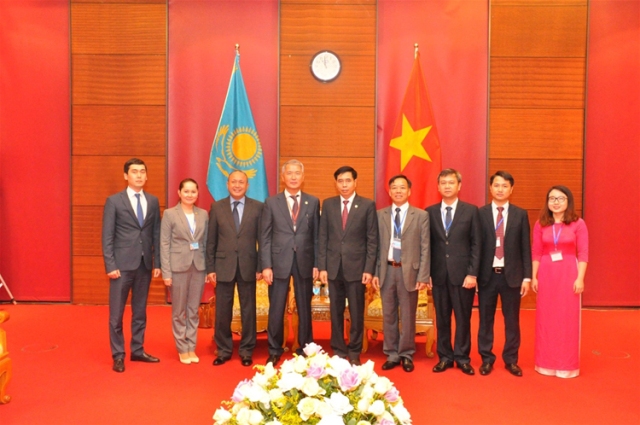 Phó Tổng Kiểm toán nhà nước Nguyễn Tuấn Anh tiếp Phó Tổng Kiểm toán nhà nước Cộng hoà Kazakhstan
