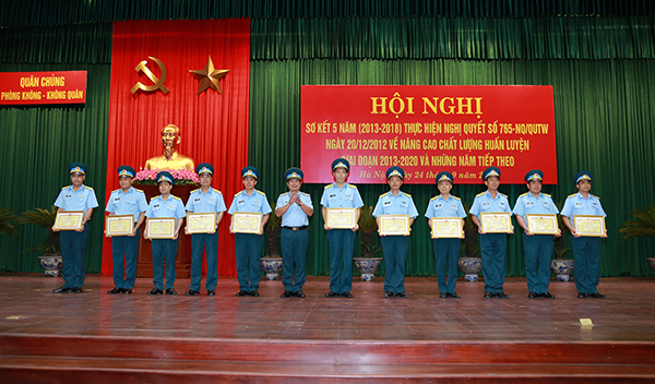 Quân chủng Phòng không - Không quân Tiếp tục nâng cao chất lượng huấn luyện
